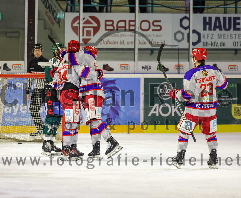 2026-02-15_126_TSV_Erding_gegen_EC_Peiting | Erding, Deutschland, 15.02.2026:Eishockey, Oberliga Süd 2025 / 2026, 47. Spieltag, TSV Erding gegen EC Peiting, Endergebnis: 4:5Tim Mühlegger (EC Peiting, #84), David Diebolder (EC Peiting, #23)Foto: Christian Riedel / fotografie-riedel.net