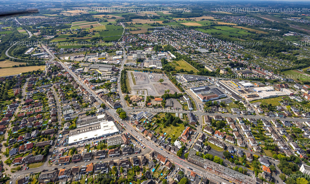 Hamm250700899Mitte | Luftbild, Ökonomierat-Peitzmeier-Platz und Wohngebiet, Zentralhallen Hamm Veranstaltungsstätte und Kaufland Supermarkt mit Solardach Solarpaneelen, Mitte, Hamm, Ruhrgebiet, Nordrhein-Westfalen, Deutschland