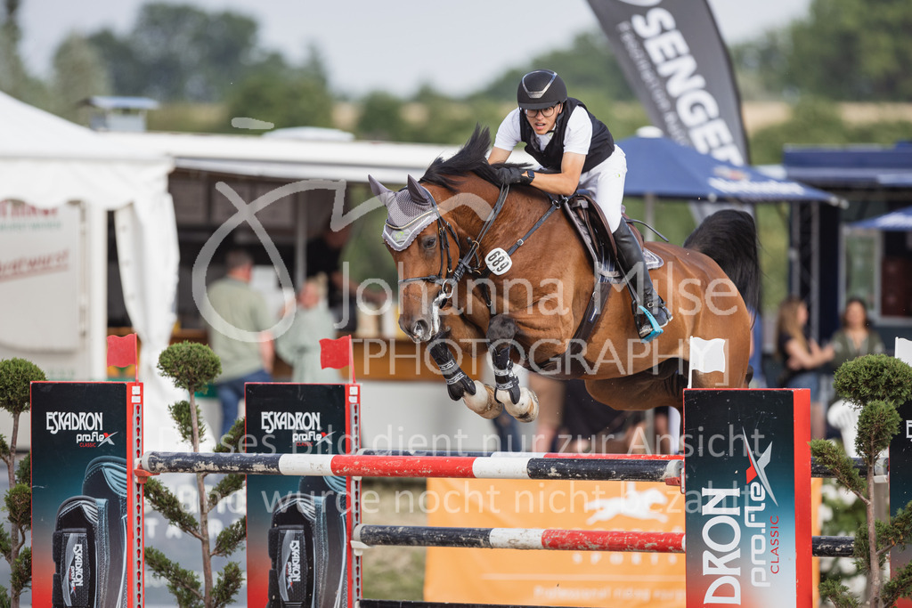 230624_PfSpTa_GroßerPreis-215 | Deine schönsten Turniermomente als professionelle Fotos! Entdecke hochwertige Pferdesport-Fotografie im Online-Shop. Jetzt Fotos finden & bestellen!