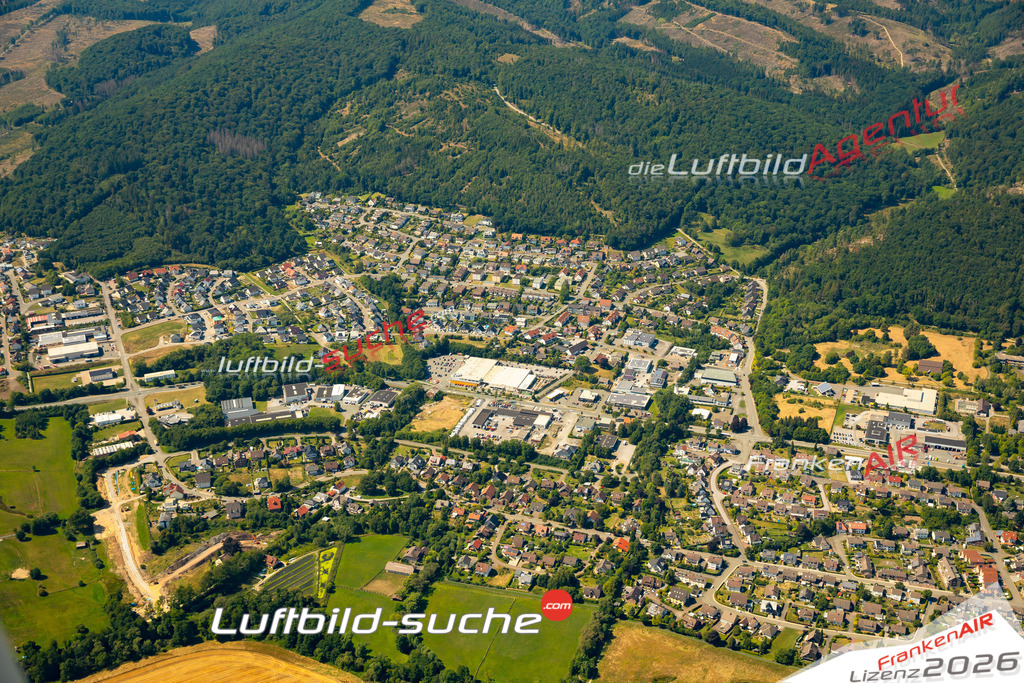 Die Luftaufnahme Obermarsberg - Marsberg wurde 2022 vom Flugzeug aus (keine Drohne) erstellt. Hohe Auflösung -für große Poster und Wandbilder geeignet - Garantiert!