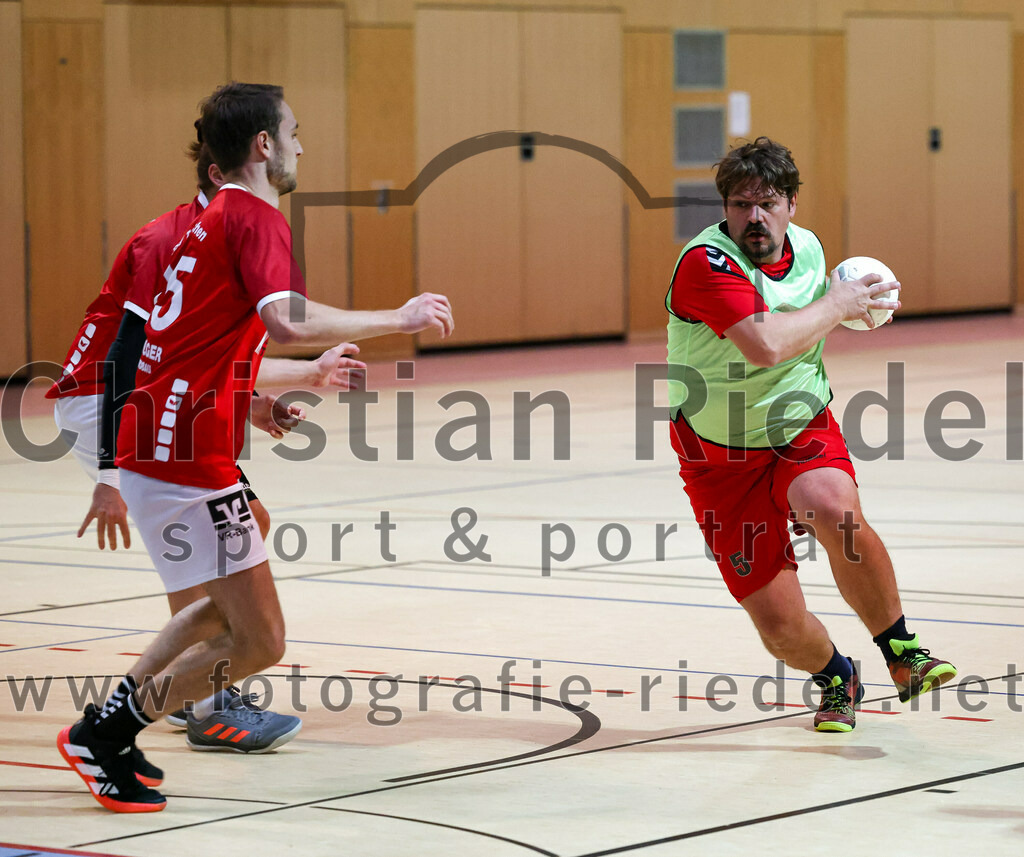 2022-10-01_044_SpVgg_Altenerding_II_gegen_TSV_Taufkirchen-Vils | Erding, Deutschland, 01.10.2022:
Handball, Bezirksklasse Männer 2022 / 2023, 1. Spieltag, SpVgg Altenerding II gegen TSV Taufkirchen/Vils, Endergebnis: 21:32

Christoph Huber (TSV Taufkirchen/Vils, #25)

Foto: Christian Riedel / fotografie-riedel.net