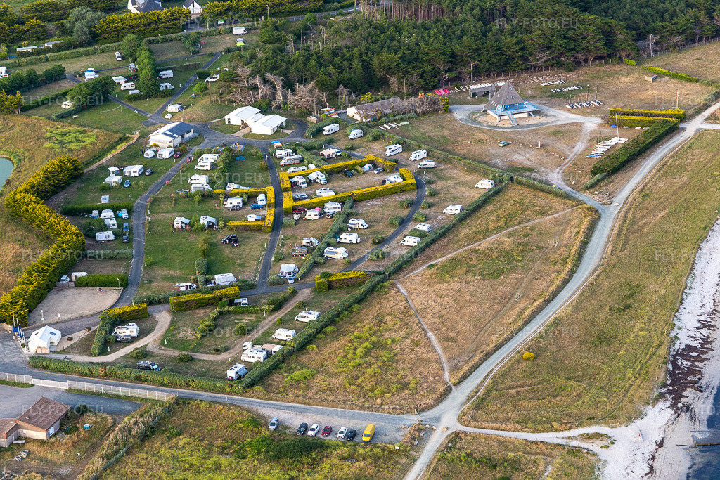 Vue aérienne: Camping municipal Toul Ar Ster à le quartier Penmarc'h-Kerity in Penmarch dans le département Finistère, France – .Photo: IMG_132634.jpg prise le 17/06/2022 par Werner Riehm/FLY-FOTO.eu – Résolution de l'original: 5472 x 3648 px – Camping Toul ar Ster à Penmarc'h - Pays Bigouden - Camping Municipal Penmarc'h