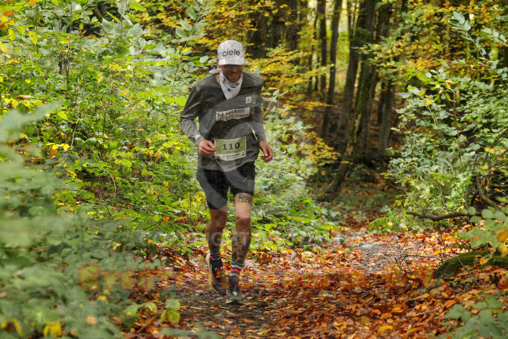 251026_1209_EV4_4563 | Sportfotografie im Rhein-Sieg Kreis, Köln, Bonn, NRW, Rheinland Pfalz, Hessen, etc. Unser Tätigkeitsfeld umfasst den Laufsport vom Volkslauf über den Marathon, Duathlon, Triathon bis zum Ultralauf wie Kölnpfad Ultra oder Schindertrail.