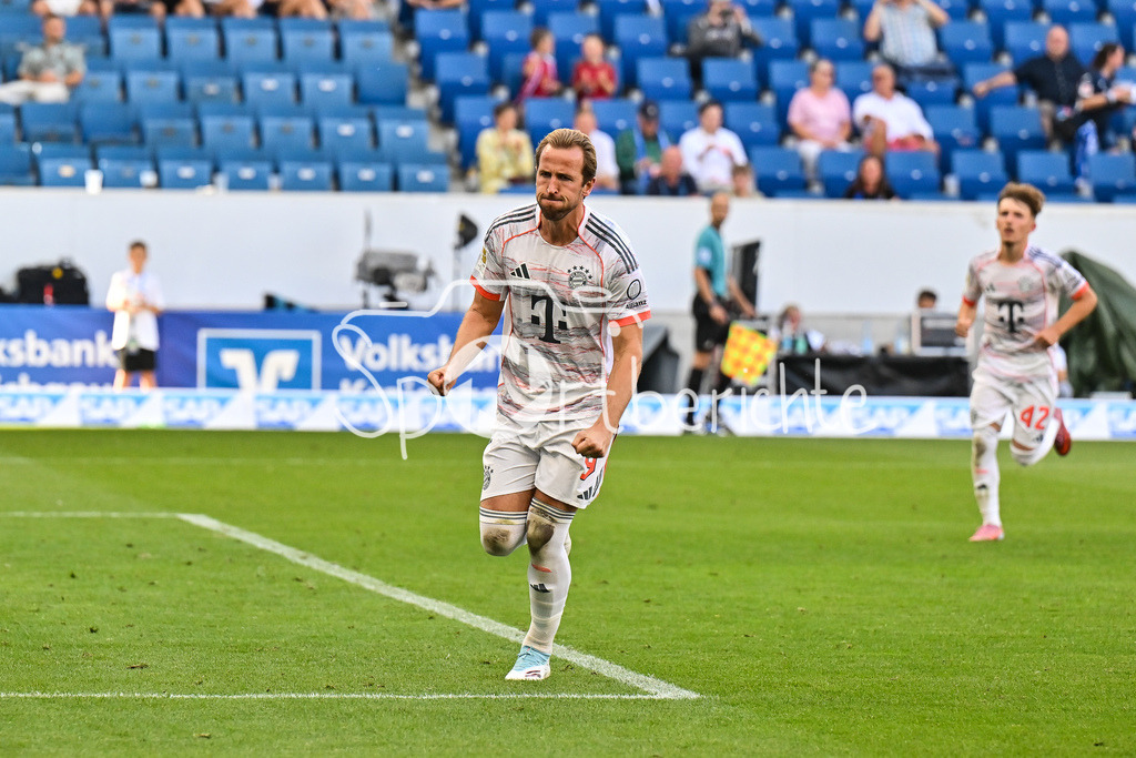 TSG 1899 Hoffenheim - FC Bayern München | Jubel der Bayern nach dem Treffer zum 0-2 durch Harry KANE (FC Bayern Muenchen 9) / Elfmeter / Tor / Torschuetze / Freude / Happy / Bundesliga: TSG 1899 Hoffenheim - FC Bayern München; PreZero-Arena am 20.09.2025 / DFL REGULATIONS PROHIBIT ANY USE OF PHOTOGRAPHS AS IMAGE SEQUENCES AND/OR QUASI-VIDEO