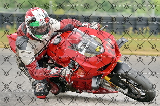 25bt05-0970 | markuskiefer.com - Realisiert mit Pictrs.com