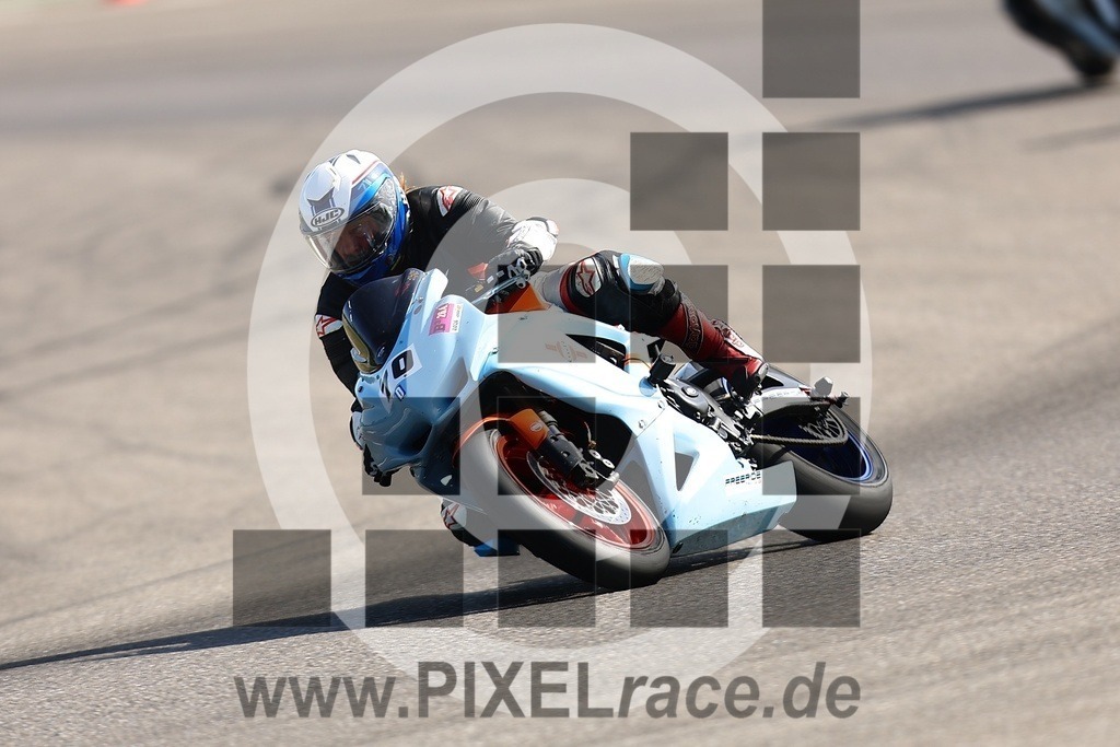 0070-20260426_01053 | Schöne Erinnerungen an spannende Momente - das festzuhalten ist unser Job. PIXELrace.de ist seit 2003 auf den Rennstrecken Europas unterwegs um die Action draußen beim Fahren und die wunderbare Stimmung imm Fahrerlager für euch einzufangen.