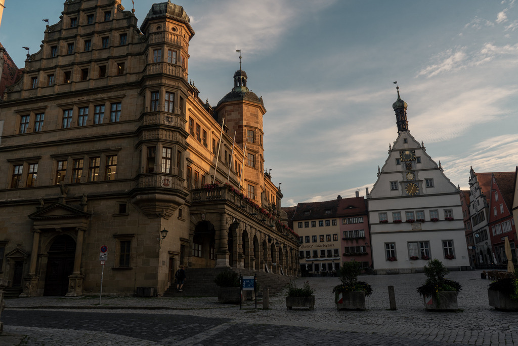 DSC04182 | Rothenburg ob der Tauber. Nur hier gibt es Exklusive und passend zur Jahreszeit Ihr Wandbild, T-Shirt, Tasse und alles was das Rothenburg Herz begehrt. - Realisiert mit Pictrs.com
