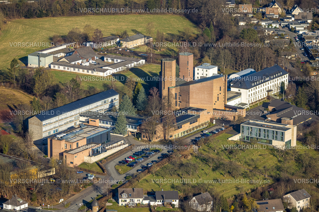 Meschede260104225 | Luftbild, Abtei Königsmünster Kloster mit Gymnasium der Benediktiner, Meschede-Stadt, Meschede, Sauerland, Nordrhein-Westfalen, Deutschland
