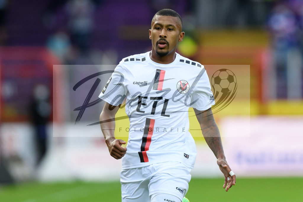 OSNVKO2021090620210906_166 | Fussball, Herren: Florian Heister (FC Viktoria Koeln) schaut beim Spiel der 3. Liga zwischen VfL Osnabrueck und FC Viktoria Koeln im Stadion an der Bremer Bruecke am 06.09.2021 in Osnabrueck, Deutschland.DFB / DFL REGULATIONS PROHIBIT ANY USE OF PHOTOGRAPHS AS IMAGE SEQUENCES AND/OR QUASI-VIDEO. - Realisiert mit Pictrs.com