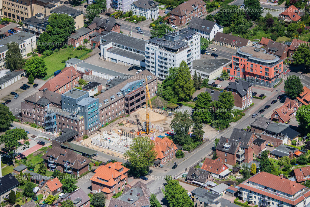 Stade_Polizei_Neubau_Anbau_ELS_0281030622 | STADE 03.06.2022 Baustelle zum Neubau eines Gebäudekomplex der Polizei in Stade im Bundesland Niedersachsen, Deutschland. // Construction site for the new police building complex in Stade in the state Lower Saxony, Germany. Foto: Martin Elsen