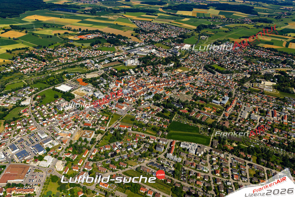 Das Luftbild der Stadt Aichach wurde 2022 vom Flugzeug heraus erstellt (keine Drohnen-Aufnahmen) Aufnahmehöhe ca.450 Meter- hohe Bildauflösung und Druck-Qualität. Garantiert!