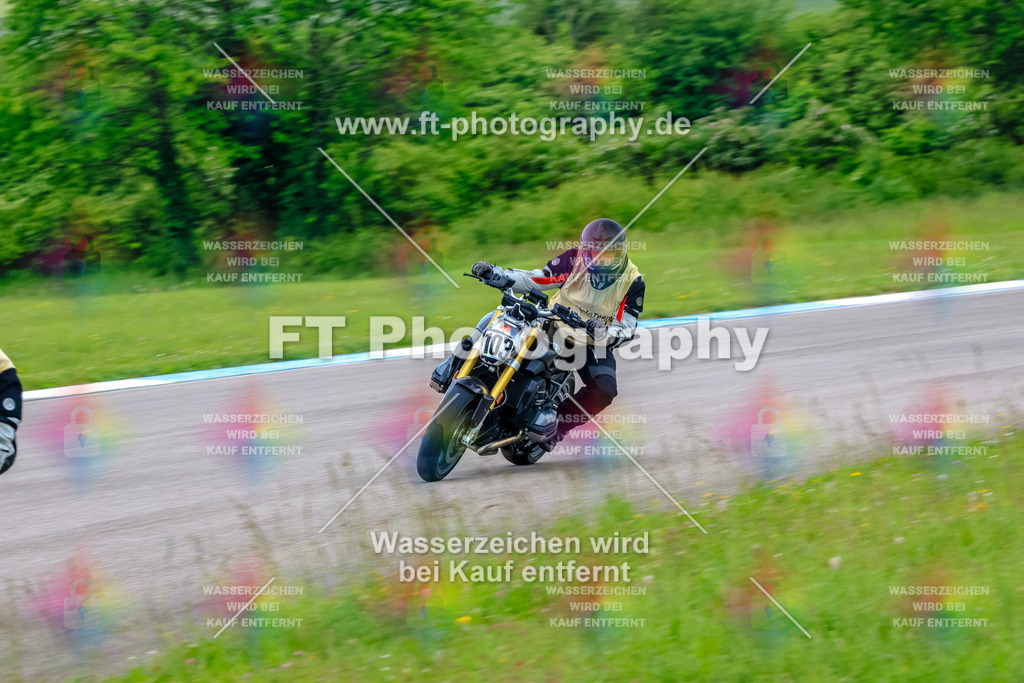 MotoTeam-3270 | Hier findet Ihr Bilder von Touristenfahrten auf der Nürburgring Nordschleife oder von anderen Veranstaltungen die ich besucht habe. Viel Spass beim Durch Schauen 