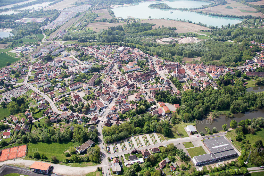 Vue aérienne: Vue de la ville à Lauterbourg dans le département Bas Rhin, France. Photo: IMG_078617.jpg prise le 08/05/2015 par Werner Riehm/FLY-FOTO.euRésolution de l'original: 5472 x 3648 px