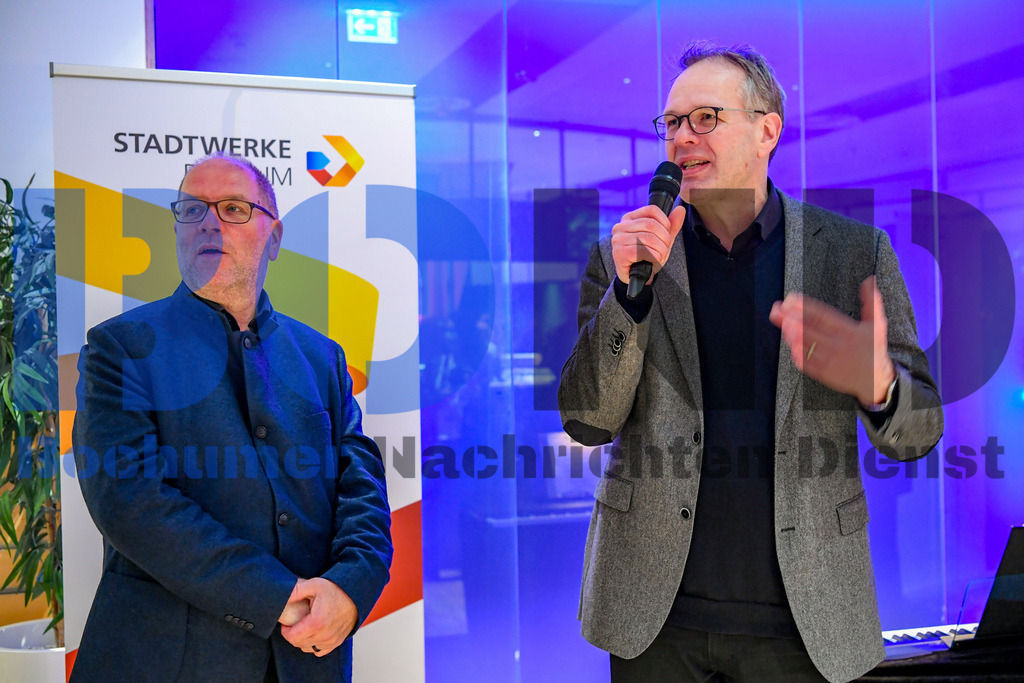 Weihnachtssingen im Stadion | {headline}



(Foto: Christian Schnaubelt / BOND)

 - Realisiert mit Pictrs.com