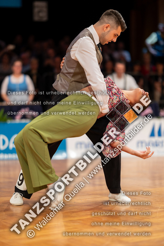 20230812-15271 | Hier finden Sie Tanz Bilder vom Latein und Standard Formationen tanzen. Sportbilder vom Tanzsport. Schöne Fotos und von Weltmeisterschaft, Europameisterschaft, Bundesliga, Regionalliga, Oberliga und Landesliga sowie von GOC Stuttgart, DanceComp, WM Bremen
