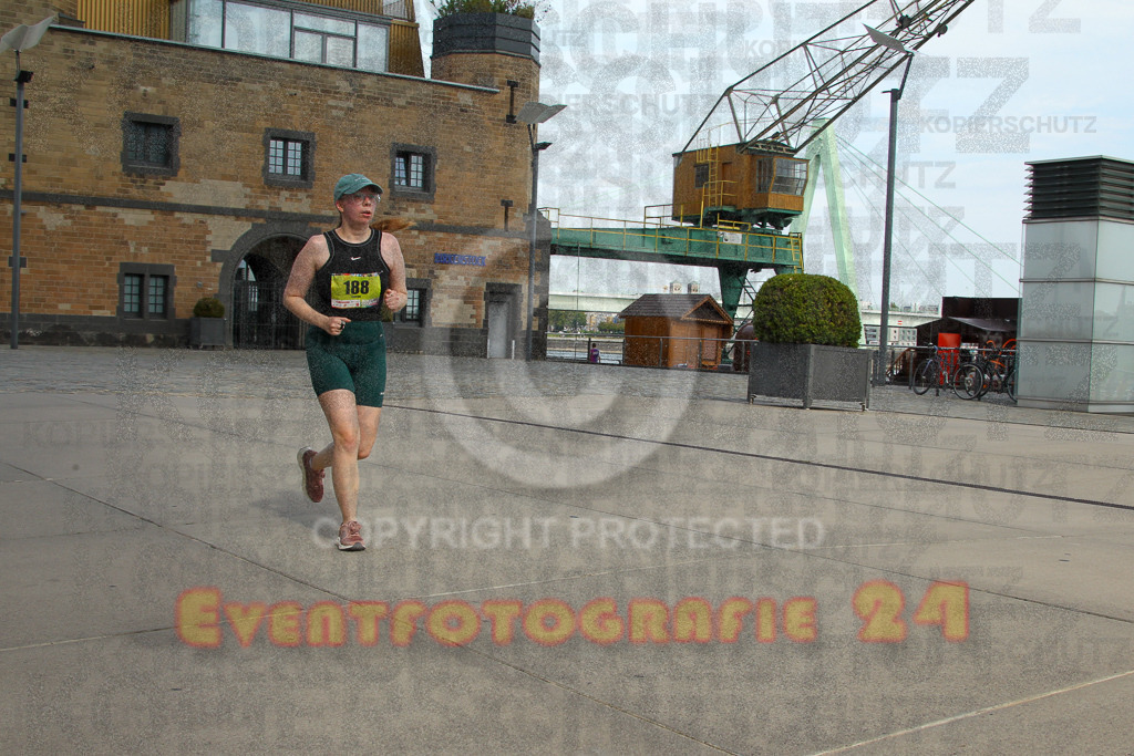 250920_1335_EV4_6187 | Sportfotografie im Rhein-Sieg Kreis, Köln, Bonn, NRW, Rheinland Pfalz, Hessen, etc. Unser Tätigkeitsfeld umfasst den Laufsport vom Volkslauf über den Marathon, Duathlon, Triathon bis zum Ultralauf wie Kölnpfad Ultra oder Schindertrail.
