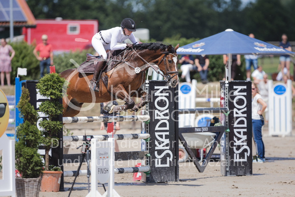 220612_LüPfSpTa_Punkte-L-516 | Lützower Pferdesporttage
Punktespringprüfung Kl.L mit Joker geschlossen
12.06.2022