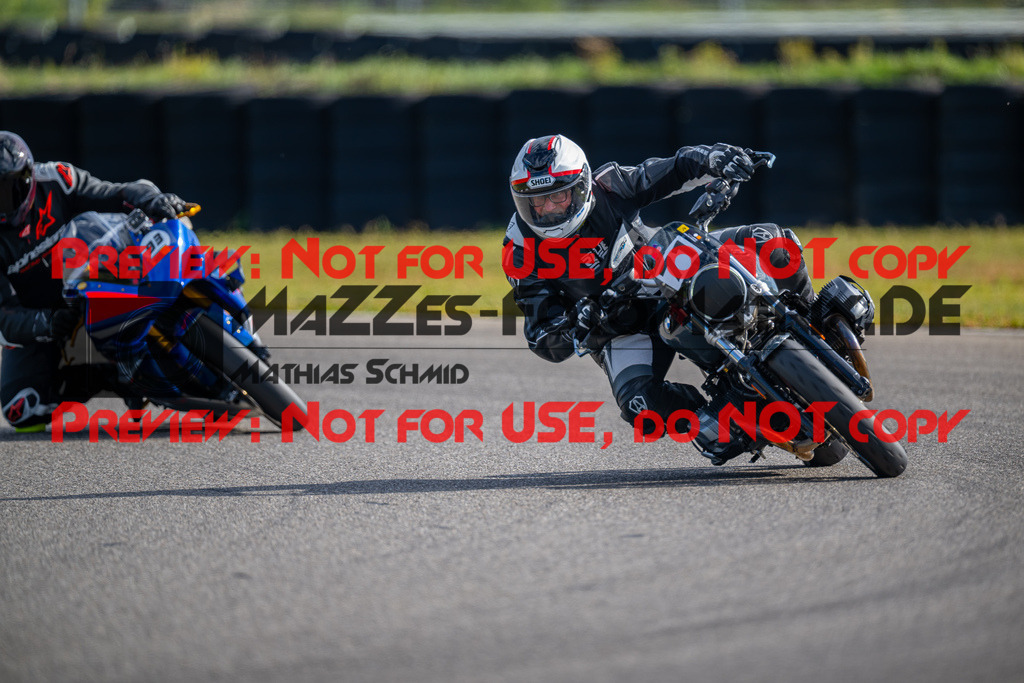 MaZZes-Fotomatrix-20260918-704298 | GELB