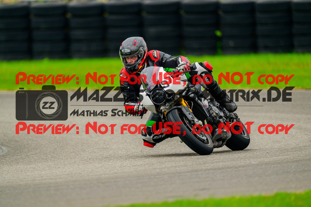 MaZZes_Fotomatrix_20241002_6007705_6783 | Fotograf Mathias Schmid
Sportfotograf,
Eventfotograf,
Hochzeitsfotograf,
Portraitfotograf