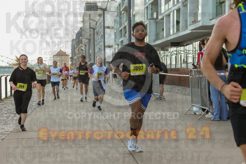 250920_1452_EX1_8036 | Sportfotografie im Rhein-Sieg Kreis, Köln, Bonn, NRW, Rheinland Pfalz, Hessen, etc. Unser Tätigkeitsfeld umfasst den Laufsport vom Volkslauf über den Marathon, Duathlon, Triathon bis zum Ultralauf wie Kölnpfad Ultra oder Schindertrail.