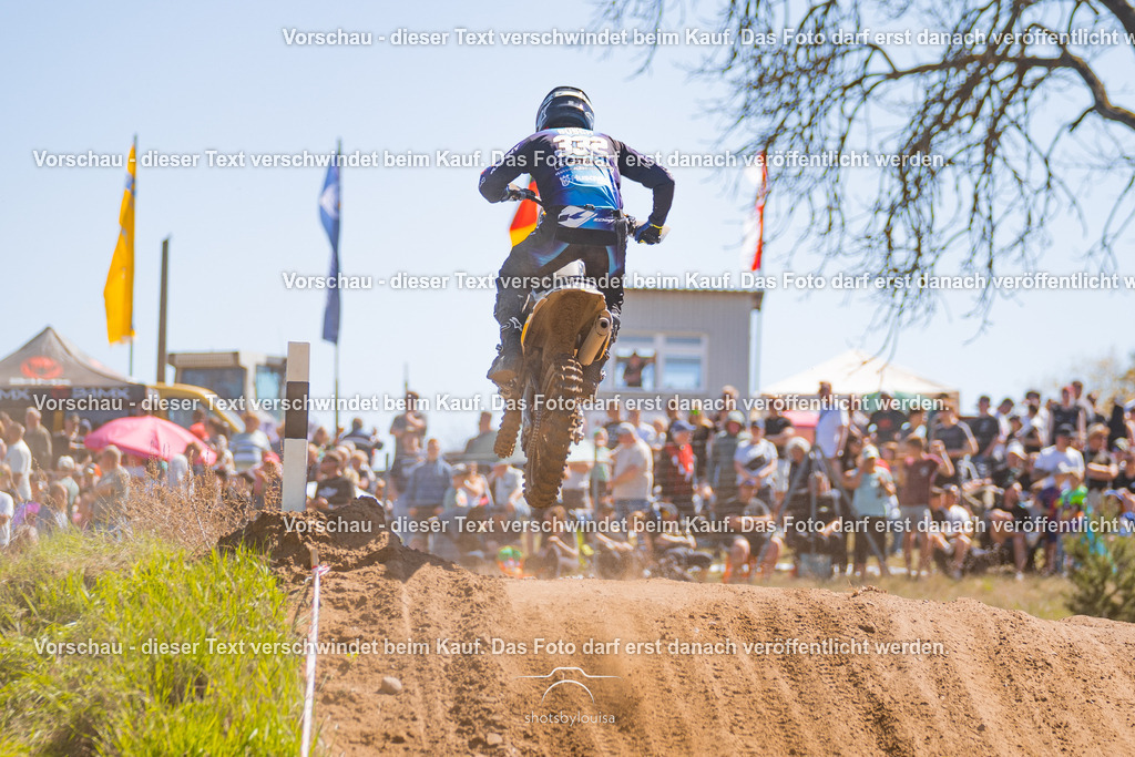 20260501_MCWriezen-3180 | Sportfotografin aus Berlin-Brandenburg mit Fokus auf Motocross. Ich halte deine sportliche Leistung und echte Emotionen auf und neben der Strecke professionell fest. Entdecke die Fotos von deinem Rennen und bestelle sie direkt hier im Shop.