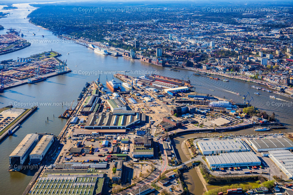 Hamburg_Steinwerder_Blohm_und_Voss_ELS_4669060425 | HAMBURG 06.04.2025 Werftgelände der Blohm + Voss im Ortsteil Kleiner Grasbrook in Hamburg. Weiterführende Informationen bei: Blohm+Voss B.V. & Co. KG,  NVL B.V. & Co. KG - Naval Vessels Lürssen. // Shipyard - site of the Blohm + Voss in the district Kleiner Grasbrook in Hamburg. Further information at: Blohm+Voss B.V. & Co. KG,  NVL B.V. & Co. KG - Naval Vessels Luerssen. Foto: Martin Elsen