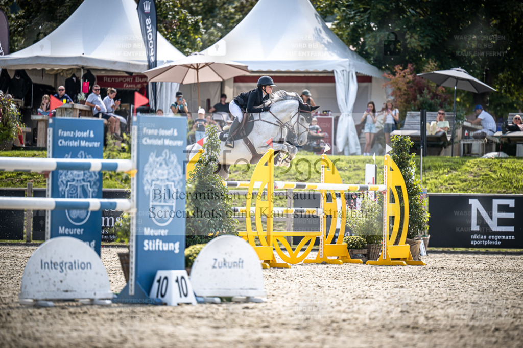 DOS_8029 | Entdecke hochwertige Reitturnierfotos von Foto Oger. Professionell, emotional und authentisch – jetzt Lieblingsmomente im Shop bestellen. - Realisiert mit Pictrs.com