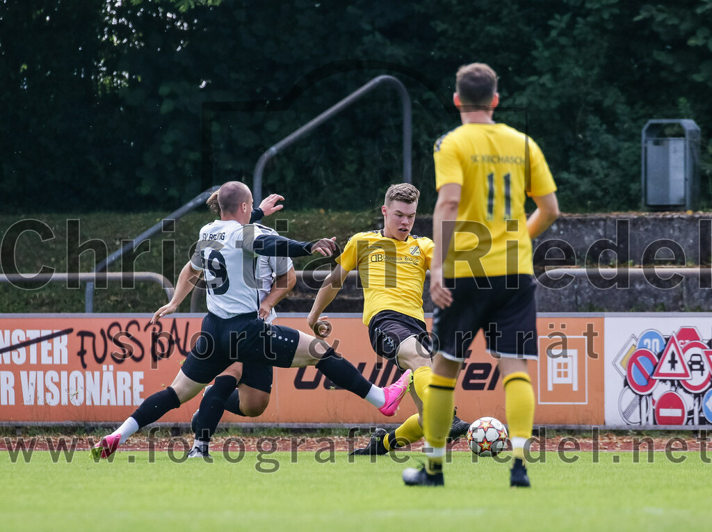 2023-07-23_011_SV_Anzing_gegen_SC_Kirchasch | Anzing, Deutschland, 23.07.2023:
Fußball, Kreisliga 2023 / 2024, Testspiel, SV Anzing gegen SC Kirchasch, Endergebnis: 5:1

Tim Schuster (SV Anzing, #19), Markus Zollner (SC Kirchasch, #9)

Foto: Christian Riedel / fotografie-riedel.net