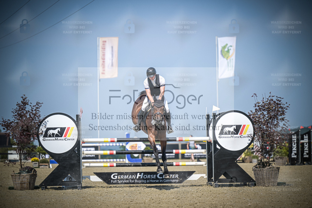 DOS_1725 | Entdecke hochwertige Reitturnierfotos von Foto Oger. Professionell, emotional und authentisch – jetzt Lieblingsmomente im Shop bestellen. - Realisiert mit Pictrs.com