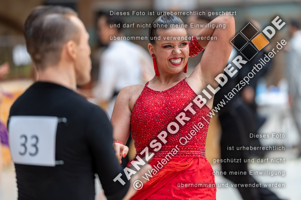 20240810-01726 | Hier finden Sie Tanz Bilder vom Latein und Standard Formationen tanzen. Sportbilder vom Tanzsport. Schöne Fotos und von Weltmeisterschaft, Europameisterschaft, Bundesliga, Regionalliga, Oberliga und Landesliga sowie von GOC Stuttgart, DanceComp, WM Bremen