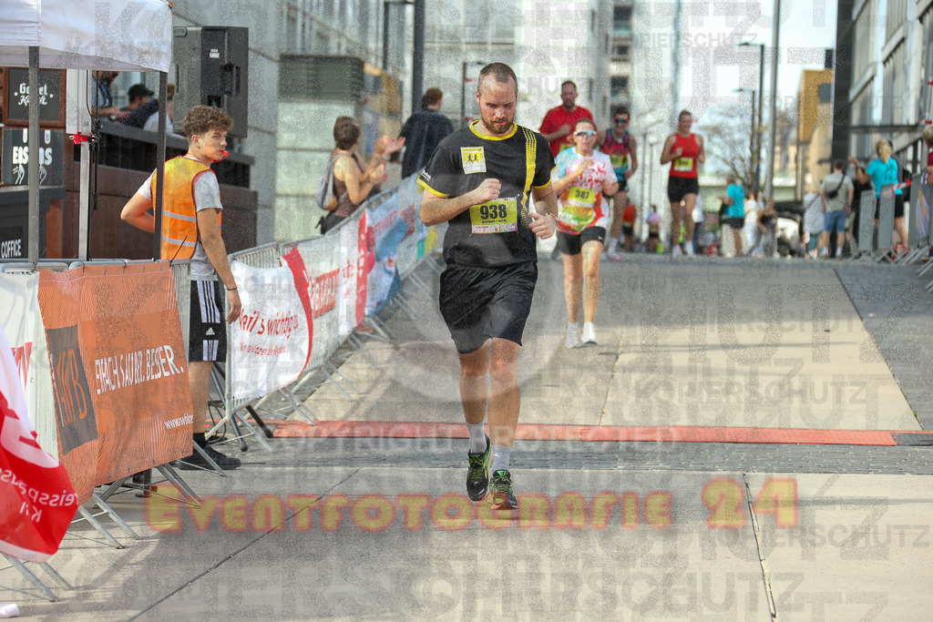 250920_1538_EX1_0278 | Sportfotografie im Rhein-Sieg Kreis, Köln, Bonn, NRW, Rheinland Pfalz, Hessen, etc. Unser Tätigkeitsfeld umfasst den Laufsport vom Volkslauf über den Marathon, Duathlon, Triathon bis zum Ultralauf wie Kölnpfad Ultra oder Schindertrail.