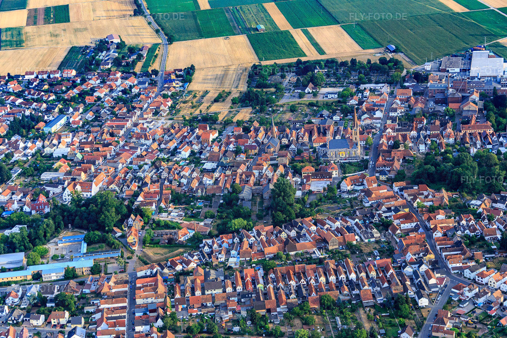 Zeiskamer Straße | Luftbild: Zeiskamer Straße in Bellheim im Bundesland Rheinland-Pfalz in Deutschland. Foto: IMG_083677.jpg vom 24.07.2015 durch Werner Riehm/FLY-FOTO.de - Realisiert mit Pictrs.com