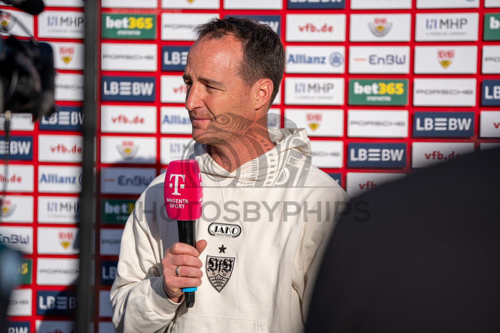VfB Stuttgart II vs. SSV Ulm 1846 Fussball, Fussball, 3. Liga, 32. Spieltag, 08.04.2026 | Nico Willig (Trainer VfB Stuttgart II) vor der Partie im Interview,VfB Stuttgart II vs. SSV Ulm 1846 Fussball, Fussball, 3. Liga, 32. Spieltag, 08.04.2026DFB regulations prohibit any use of photographs as image sequences and/or quasi-video
