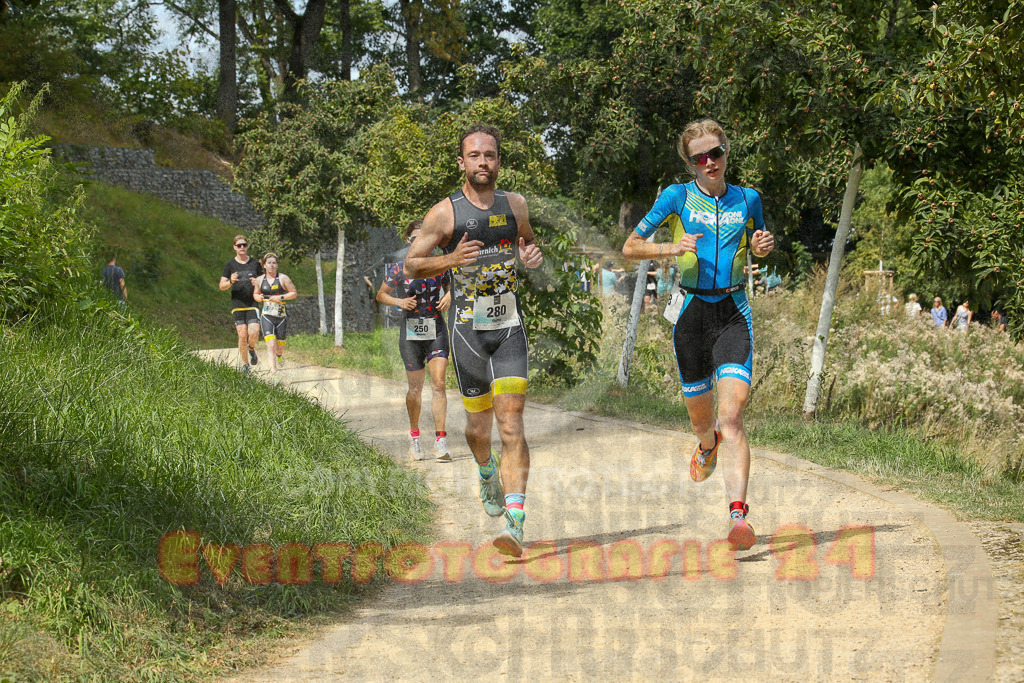 250824_1321_EX1_2122 | Sportfotografie im Rhein-Sieg Kreis, Köln, Bonn, NRW, Rheinland Pfalz, Hessen, etc. Unser Tätigkeitsfeld umfasst den Laufsport vom Volkslauf über den Marathon, Duathlon, Triathon bis zum Ultralauf wie Kölnpfad Ultra oder Schindertrail.