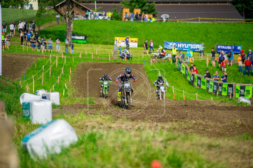 MX 2 (170) | Paeschuphoto Shop - Wer nicht sucht der auch nicht findet.Ob Motocrossbilder oder von einem besuchtem Spiel, Hauptsache Action. - Realisiert mit Pictrs.com