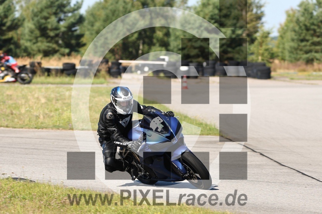 0188-20260809_13627 | Schöne Erinnerungen an spannende Momente - das festzuhalten ist unser Job. PIXELrace.de ist seit 2003 auf den Rennstrecken Europas unterwegs um die Action draußen beim Fahren und die wunderbare Stimmung imm Fahrerlager für euch einzufangen.