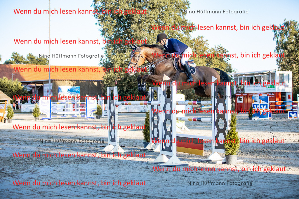BK1A8558 | Turnierbilder Turnierfotos Nina Hüffmann Turnierfotografie Pferdefotografie Tierzeichnung Haustierzeichnung Pferdezeichnung Hundezeichnung Videograf  - Realisiert mit Pictrs.com