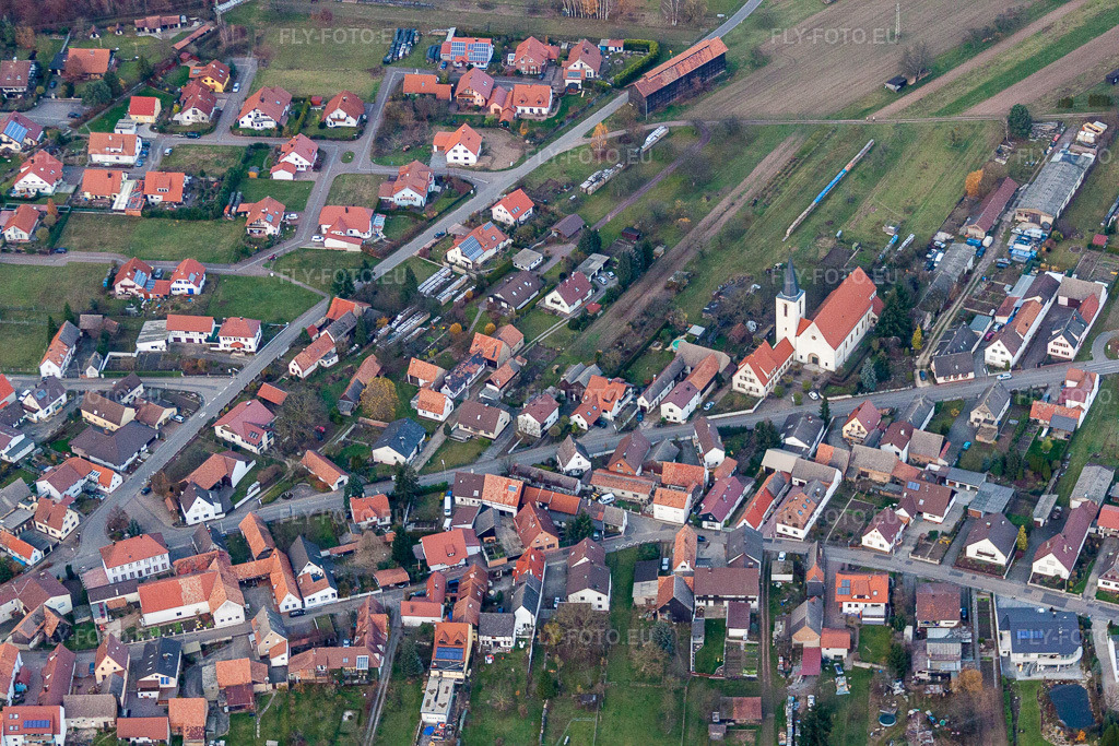 Vue aérienne: Vue de la ville à Scheibenhard dans le département Bas Rhin, France. Photo: IMG_22982.jpg prise le 21/11/2009 par Werner Riehm/FLY-FOTO.euRésolution de l'original: 4752 x 3168 px