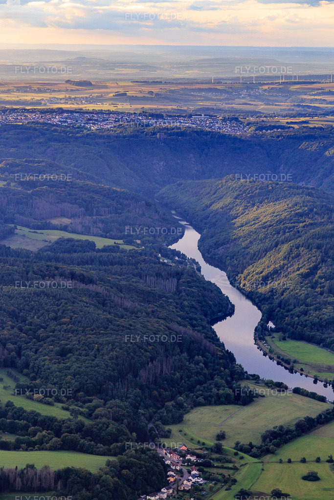 Luftbild: Verlauf der Saar zwischen Liegestelle Schwemlingen und Fähre Welles im Ortsteil Besseringen in Merzig im Bundesland Saarland in Deutschland. Foto: IMG_149563.jpg vom 05.09.2025 durch Werner Riehm/FLY-FOTO.deClose