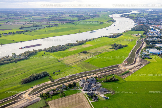 Emmerich241010427 | Luftbild, Ausflugsschiff A-Rosa Sena Fluss-Kreuzfahrtschiff, E-Motion Ship mit Sonnendeck und Pool und Schifffahrt auf dem Fluss Rhein mit Rheinbrücke Emmerich, Baustelle am Deich zwischen Dornick und Dornicksche Ward Landschaftsschutzgebiet LSG und Emmerich-Palmersward Flugplatz Flughafen, Hurendeich, Kleve, Niederrhein, Nordrhein-Westfalen, Deutschland