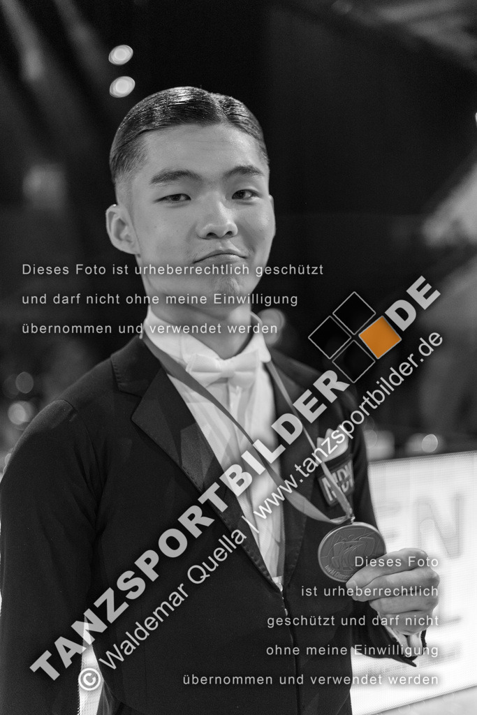 20251206-06382 | Hier finden Sie Tanz Bilder vom Latein und Standard Formationen tanzen. Sportbilder vom Tanzsport. Schöne Fotos und von Weltmeisterschaft, Europameisterschaft, Bundesliga, Regionalliga, Oberliga und Landesliga sowie von GOC Stuttgart, DanceComp, WM Bremen