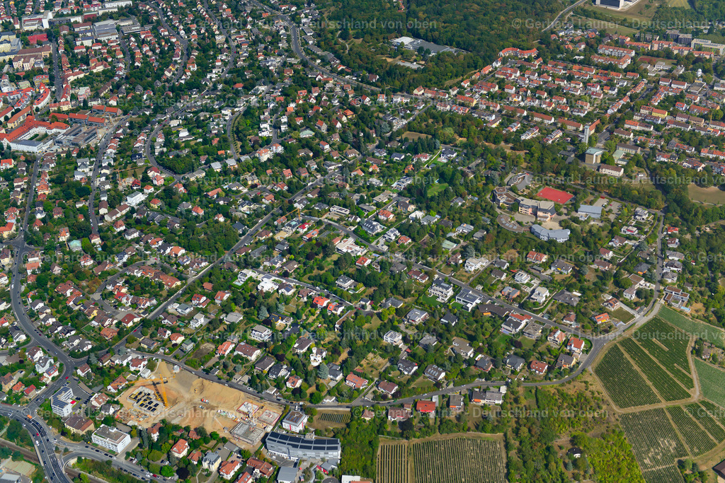 3650715 | FRAUENLAND 13.09.2016 Wohngebiet - Mischbebauung der Mehr- und Einfamilienhaussiedlung  in Frauenland im Bundesland Bayern, Deutschland // Residential area - mixed development of a multi-family housing estate and single-family housing estate  in Frauenland in the state Bavaria, Germany Foto: Gerhard Launer