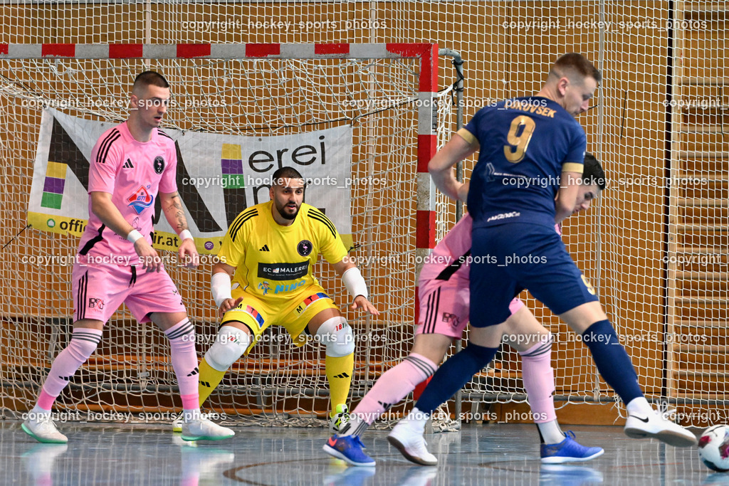 Carinthia Flamengo Futsal Club vs. Futsal Klagenfurt | #24 Zoran Vukovic Carinthia Flamengo, #1 Youssef Helal Carinthia Flamengo, #9 Matic Lokovsek Futsal Klagenfurt, Carinthia Flamengo Futsal Club vs. Futsal Klagenfurt, Carinthia Flamengo Futsal Club vs. Futsal Klagenfurt am 01.12.2024 in Klagenfurt (Ballspielhalle Viktring), Austria, (Photo by Bernd Stefan)