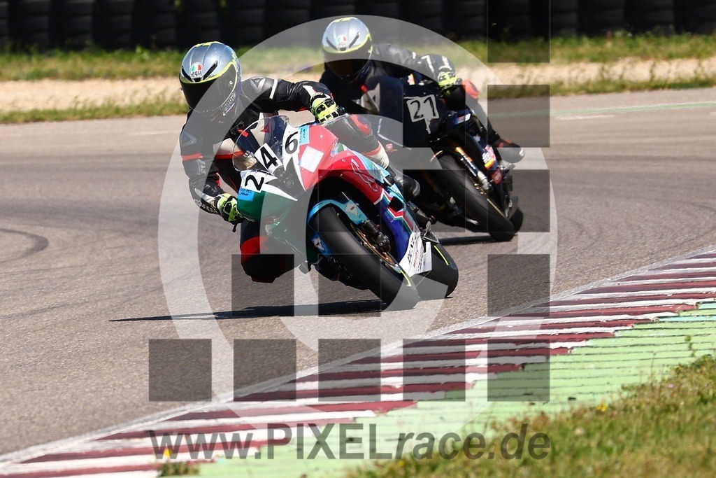 0246-20260426_02548 | Schöne Erinnerungen an spannende Momente - das festzuhalten ist unser Job. PIXELrace.de ist seit 2003 auf den Rennstrecken Europas unterwegs um die Action draußen beim Fahren und die wunderbare Stimmung imm Fahrerlager für euch einzufangen.