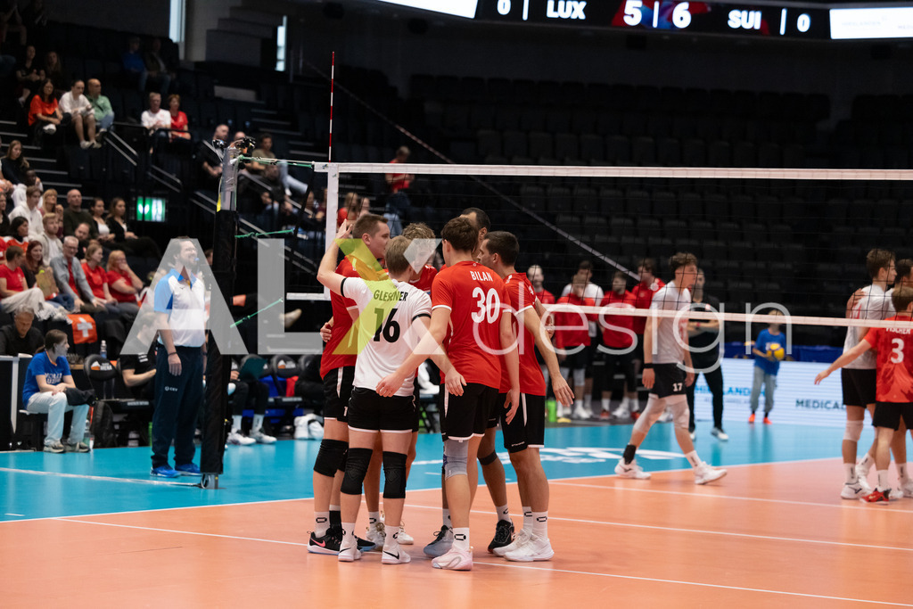 Luxembourg v Switzerland - CEV European League Men | KRIENS, SWITZERLAND - JUNE 12: Team of Luxembourg during the CEV European League match between Luxembourg and Switzerland at Pilatus Arena on June 12, 2026 in Kriens, Switzerland. - Realisiert mit Pictrs.com