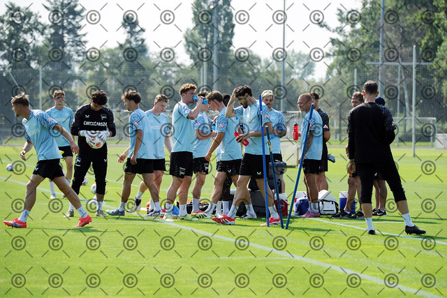 DSC_7233b | Hertha BSC, 2.Bundesliga, Herren, Saison 2025/26, Training, Agustin Rogel ( Hertha BSC ),   Foto:  Ralf Gebhardt - Realisiert mit Pictrs.com