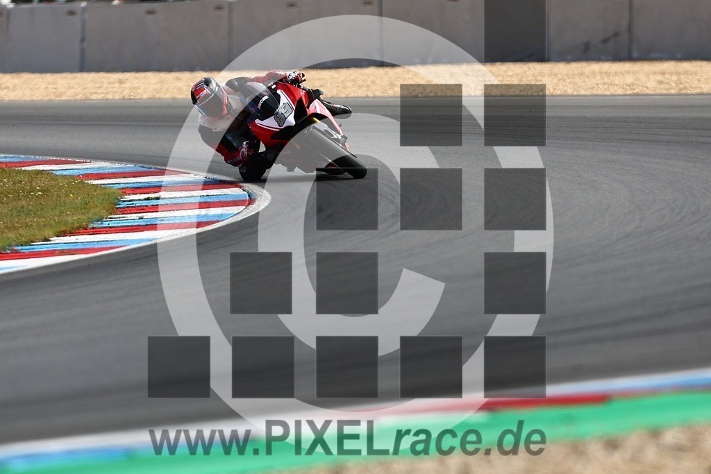 0089-20250829_02574 | Schöne Erinnerungen an spannende Momente - das festzuhalten ist unser Job. PIXELrace.de ist seit 2003 auf den Rennstrecken Europas unterwegs um die Action draußen beim Fahren und die wunderbare Stimmung imm Fahrerlager für euch einzufangen.