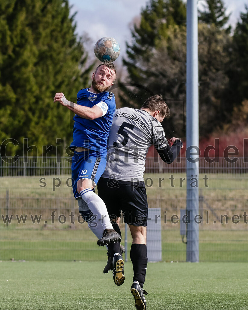 2024-02-24_065_FC_Langengeisling_II_gegen_SG_Reichenkirchen | Erding, Deutschland, 24.02.2024:
Fußball, Kreisklasse 2023 / 2024, Testspiel, FC Langengeisling II gegen SG Reichenkirchen, Endergebnis: 7:1

Moritz Wiesheu (FC Langengeisling, #10), Adrian Schmidt (SG Reichenkirchen, #5)

Foto: Christian Riedel / fotografie-riedel.net