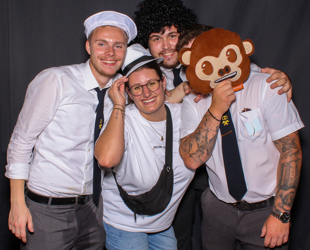 top-top.de-250628-097 | Foto, Video, Fotografie, Videografie, Fotobox, DJ, Discjockey, Musik, Musikbox, Veranstaltung, Photobooth, Amazon, Ebay, Buchtipp, Bestseller, Autor, Verlag, Buch, Wesel, Hamminkeln, NRW, Dinslaken, Rees, Drohne, Hochzeit, Party, Fotobox, Wesel, Fotograf