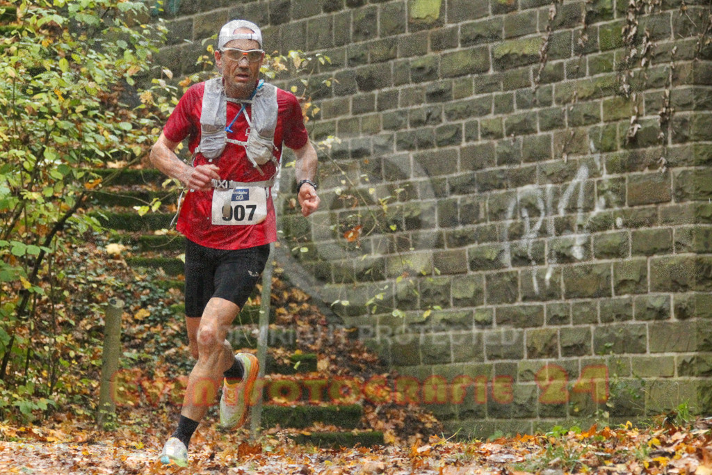 241027_0846_EV4_5386 | Sportfotografie im Rhein-Sieg Kreis, Köln, Bonn, NRW, Rheinland Pfalz, Hessen, etc. Unser Tätigkeitsfeld umfasst den Laufsport vom Volkslauf über den Marathon, Duathlon, Triathon bis zum Ultralauf wie Kölnpfad Ultra oder Schindertrail.